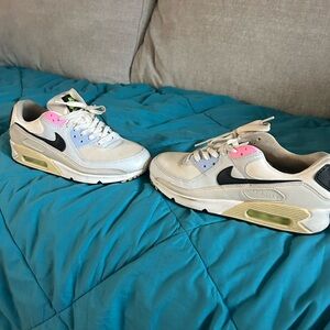 Nike White Leather and Mesh Air Max with Pink and Blue Accents